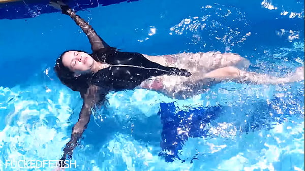 Jilat Tubuh Basah Jessica Bunny Di Bawah Air