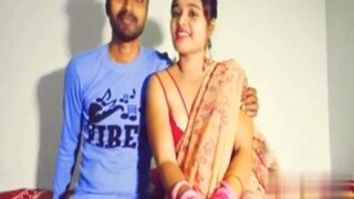 Baru Nikah, Kontolnya Ngeprut Istri Seksi Di Video Mms Desi