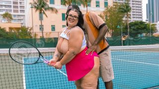 Ngemut Bokong Luna Yang Gede Sambil Nunggu Giliran Di Plumper Pass.