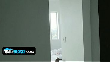 Blonde Montok Daisy Stone Nampol Kena Muncratan Kontol Abang Tiri Horny