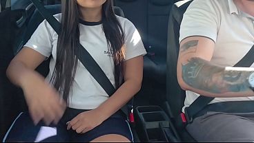 Teman Bapak Gua Jemput Abis Sekolah, Malah Dia Megang-megang Bagian Sensitif Gua.