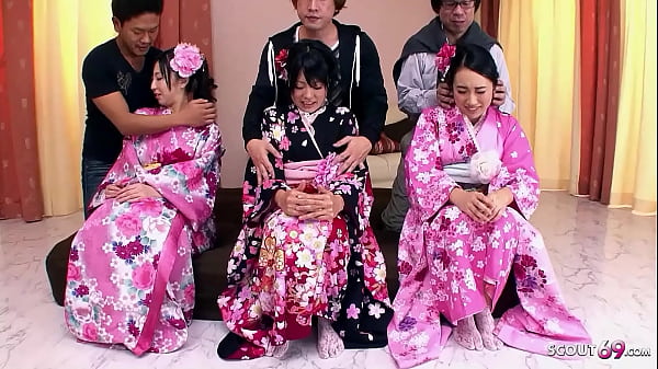 Langka! Pesta Seks Jepang Dengan Tiga Gadis Jav Imut Yang Punya Memek Berbulu Lebat