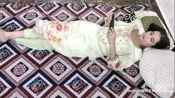 Cewek Indian Nonton Bokep Di Hp, Doi Digeboy Abis-abisan Sama Kakak Tiri – Suara Hindi