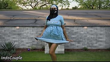 Mahasiswi Hijab Jogging Di Tempat Umum, Ngentot Bayaran Demi Duit