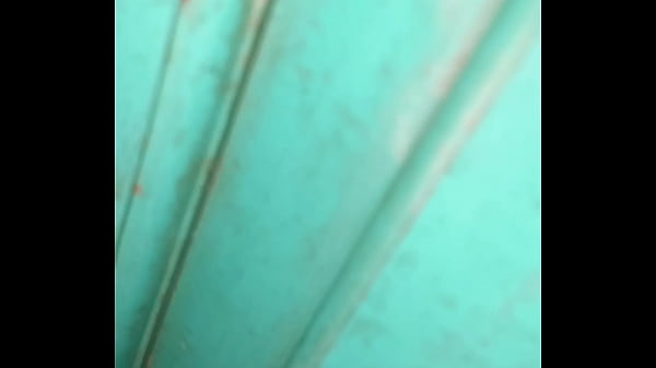 Ngintip Istri Tetangga Kost Yang Sengaja Buka Pintu Kamar Pas Suaminya Pergi, Malah Digoda Buat Main Sama Kontol Gede.