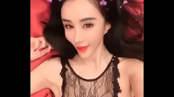 孟晓艺自己动手摸自己,爽到忍不住叫出声
