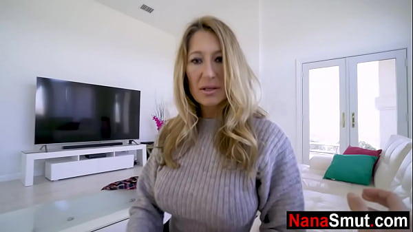 Nenek Tiri Yang Sange Minta Digenjot Sama Cucu Tiri.