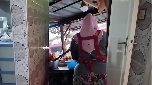 Ibu-ibu Muslim Indonesia Montok Banget, Bikin Ngiler