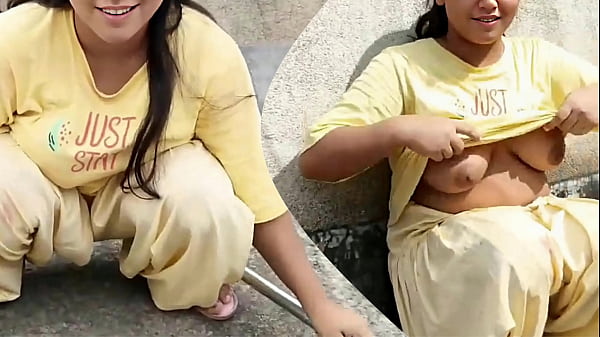 भाभी के साथ छत पर गर्म रोमांस, गांव की देसी लड़की का हिंदी सेक्स वीडियो