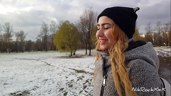Bella Mur Digojlok Demi Duit! Pickup Ala Rusia Bikin Nafsu