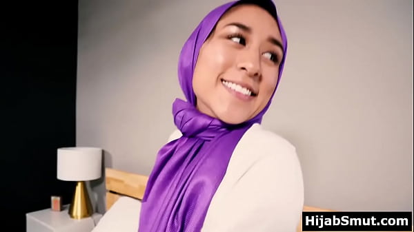 Gadis Arab Berhijab Digebuki Tanpa Restu Ortu