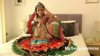 Gujarati Indian Babe Jasmine Mathur Garba Dance Bikin Ngaceng
